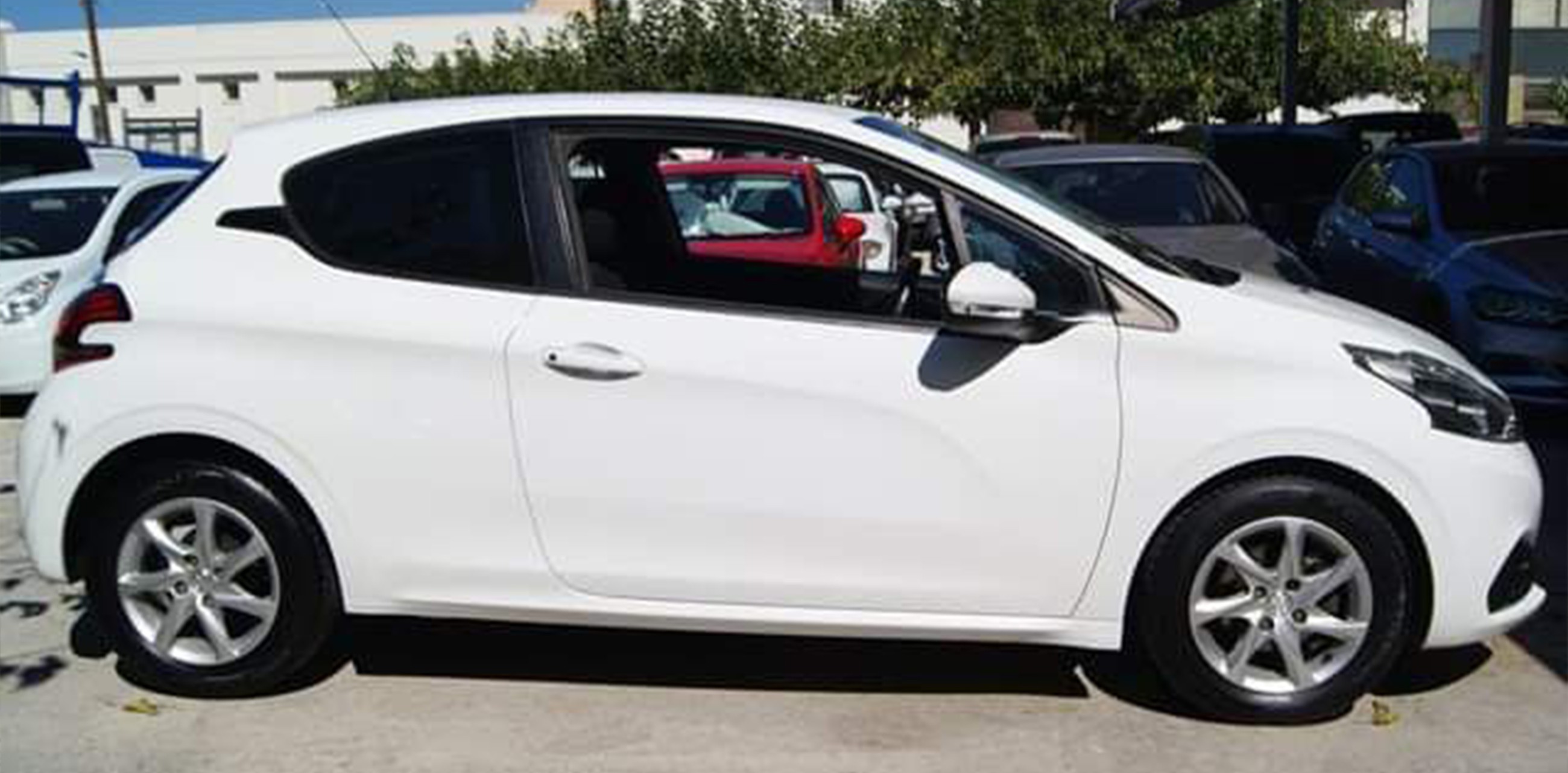 Peugeot 208 Van 2018 – Manual, 110,000 km