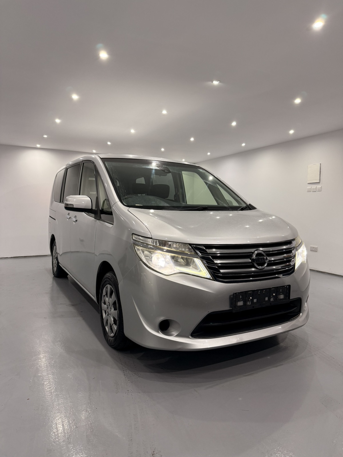 Nissan Serena 2.0 Petrol 8 Seats Automatic