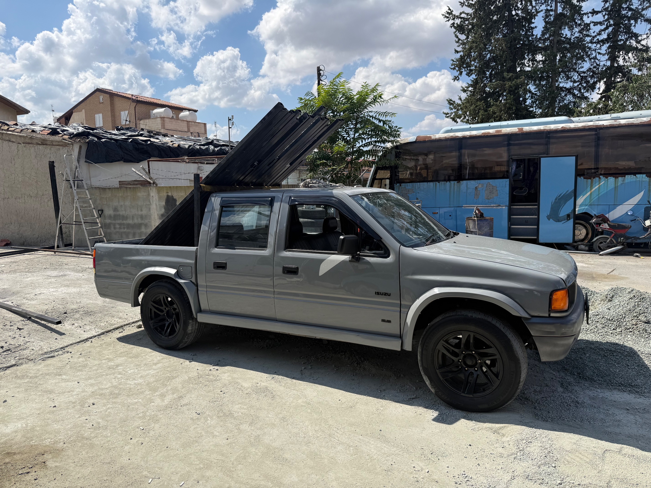 1991 Isuzu KB Diesel Truck with Manual Transmission